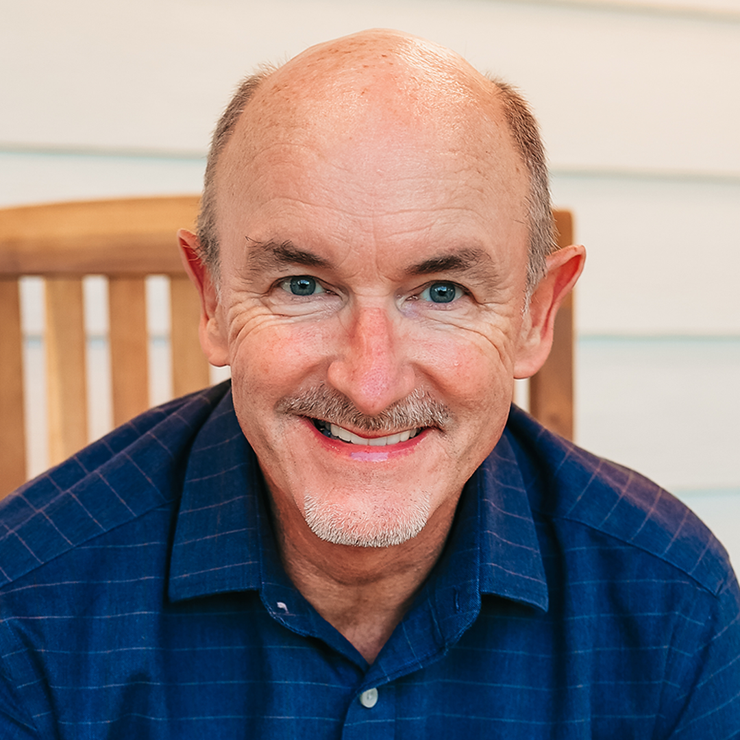 Headshot of Daniel